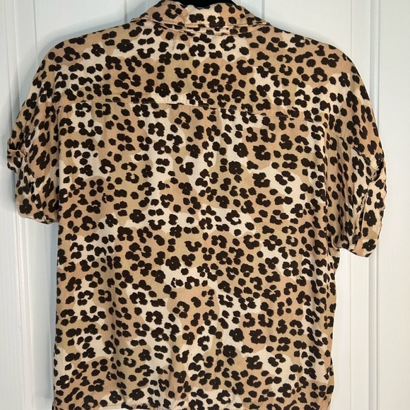 Cloth & Stone Leopard Print Cropped Tie Front Button Down Tee Size Small - Picture 7 of 8